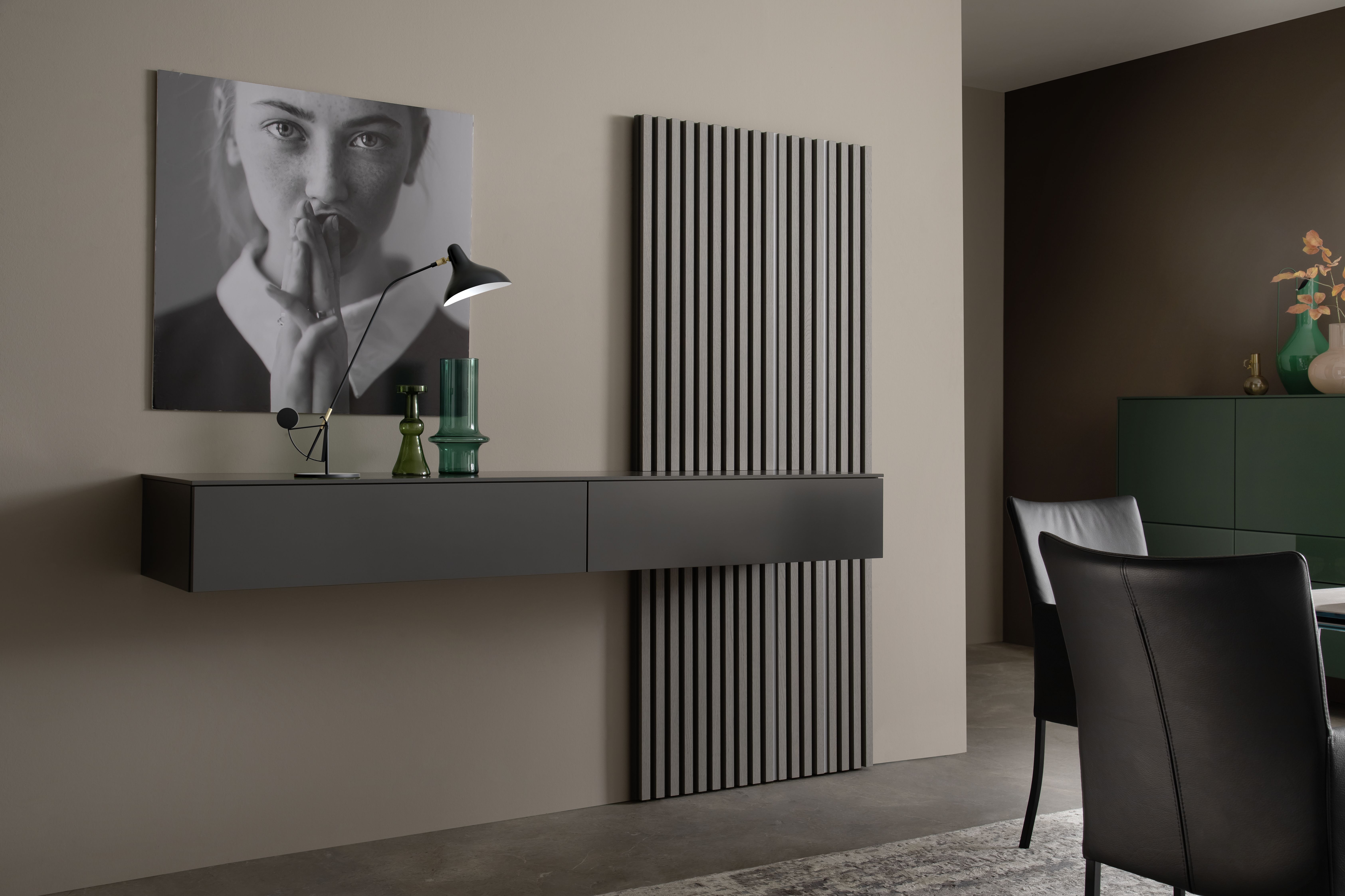 Highboard 3900 - Hängend mit Lamellen und Beleuchtung, Lack, Dunkelgrau