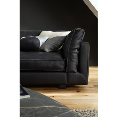 Sofa Aprino 3 - 4-Sitzer XXL, Dickleder, schwarz, Armlehne Kissen