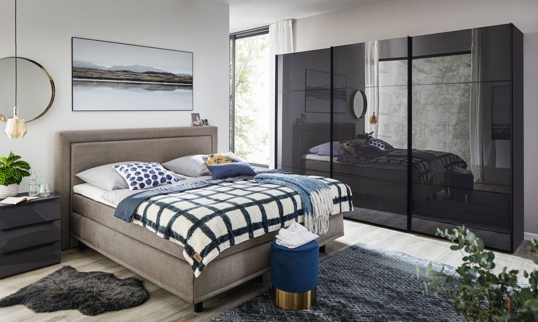 Mit der Trendfarbe Blau Akzente setzen Mit der Trendfarbe Blau Akzente setzen