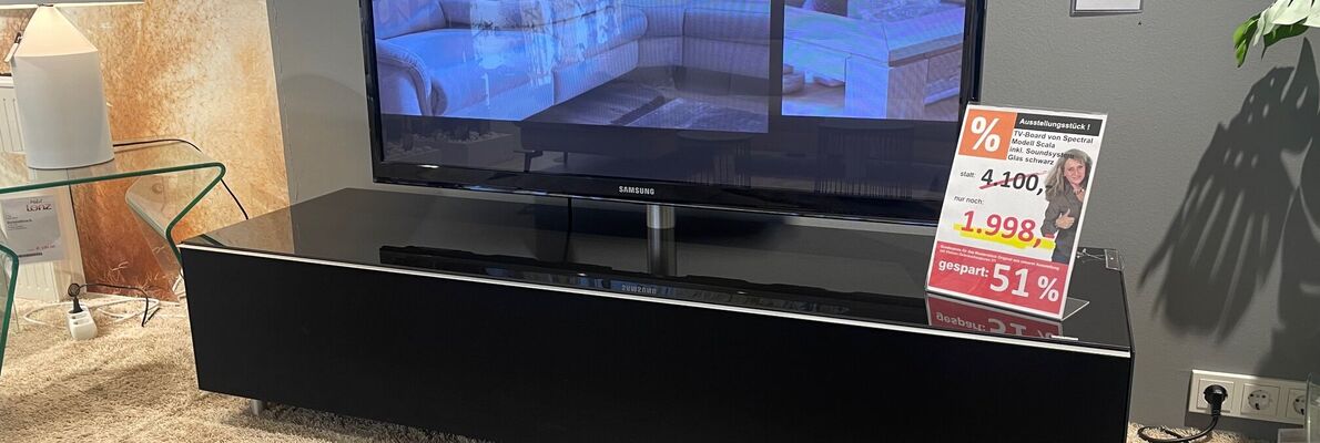 TV-Board von Spectral Modell Scala