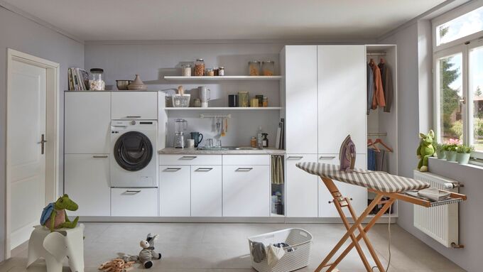 Hauswirtschaftsraum einrichten: Stauraum mit System