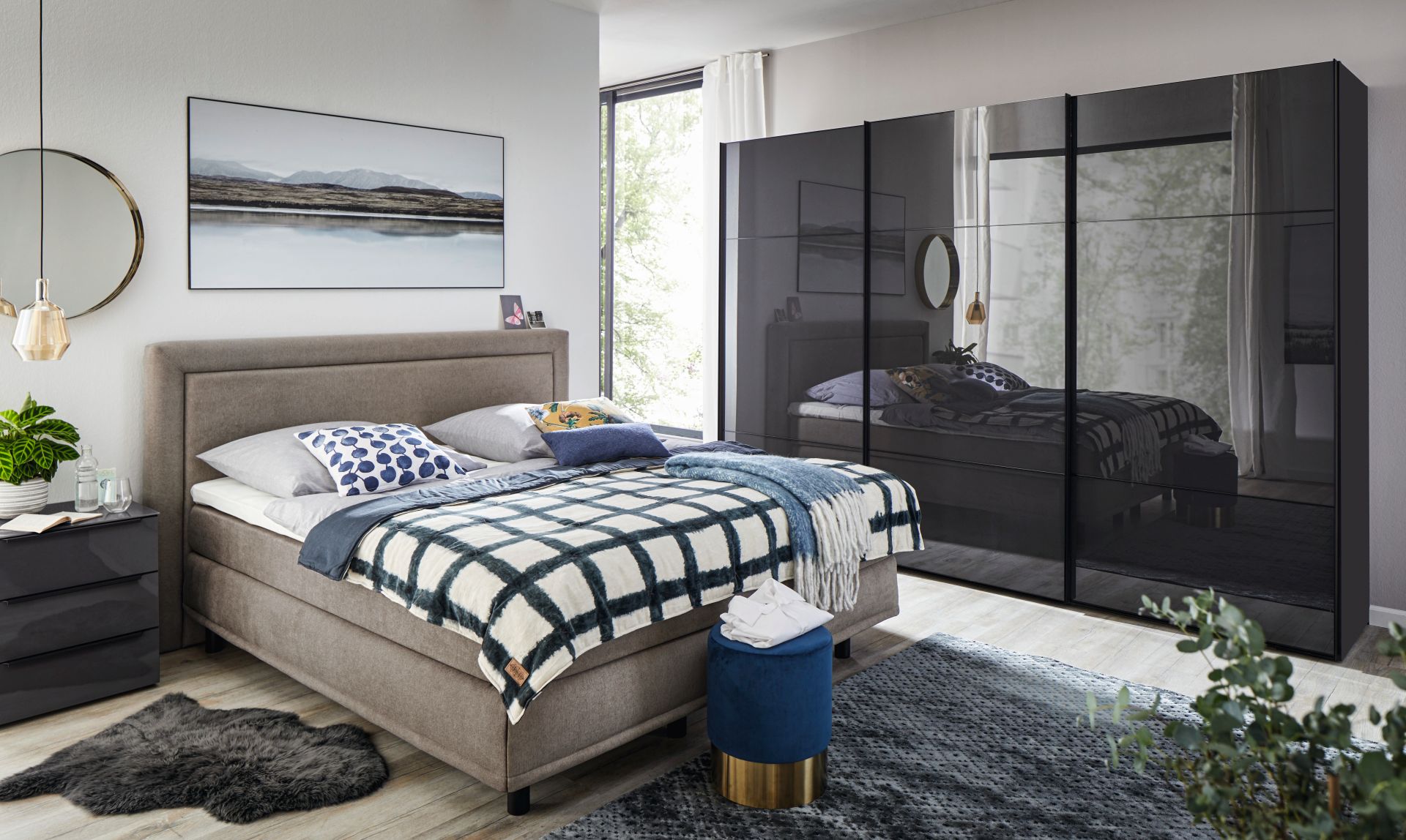 Mit der Trendfarbe Blau Akzente setzen Mit der Trendfarbe Blau Akzente setzen